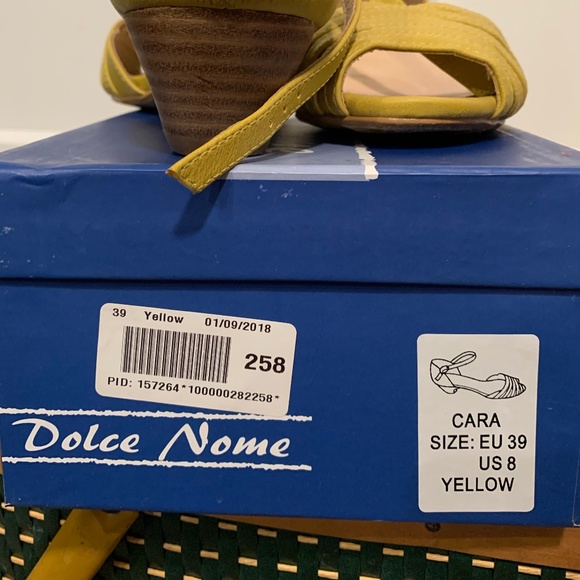 Mid-Height Delights Peep Toe Heel - Picture 2 of 8